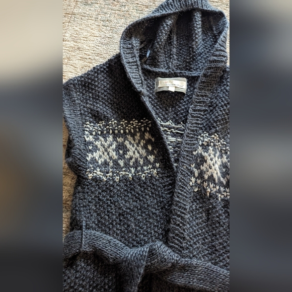 Between Me & You - Picture 4 of 6